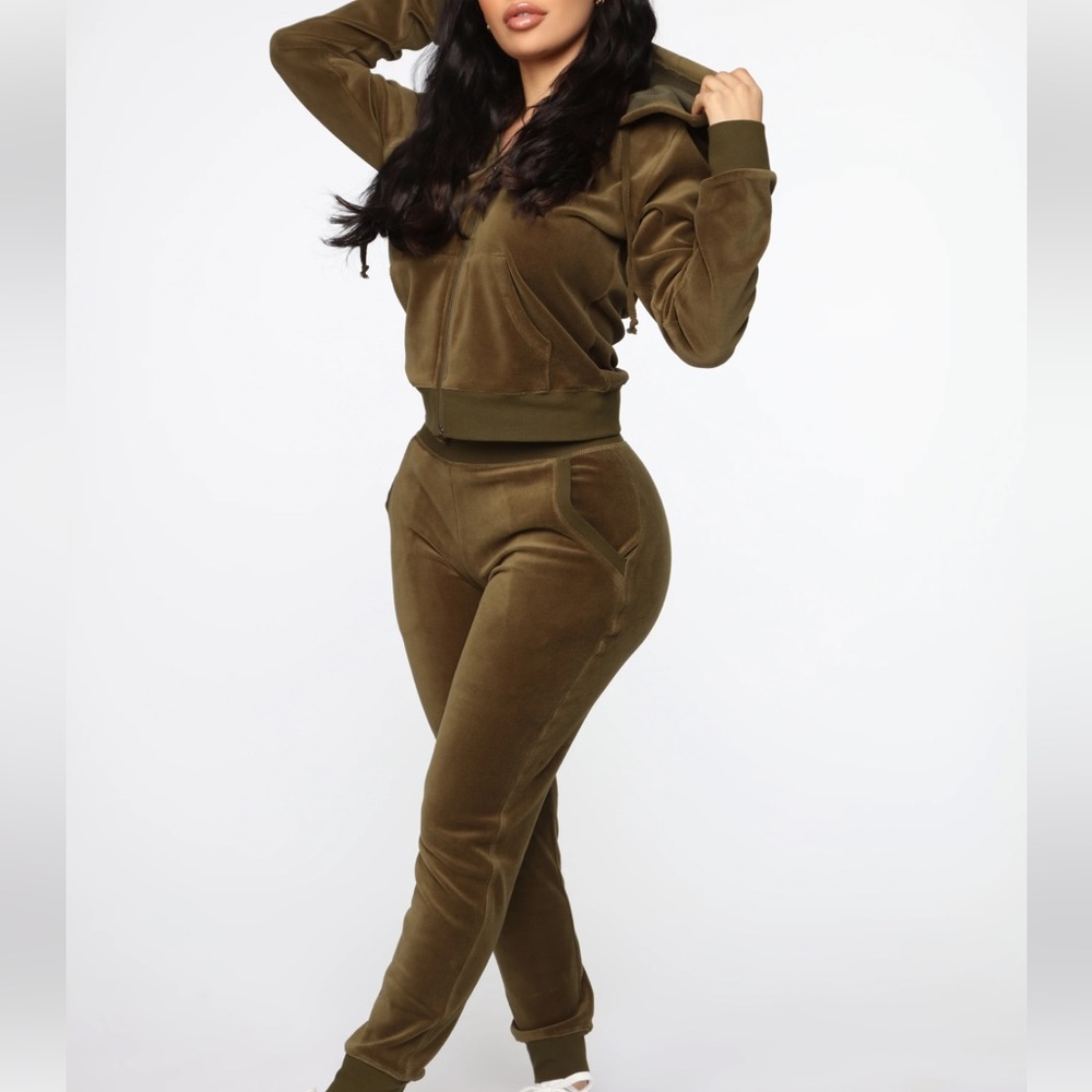 Jogger/ sweatpants and sweater set in olive green velour